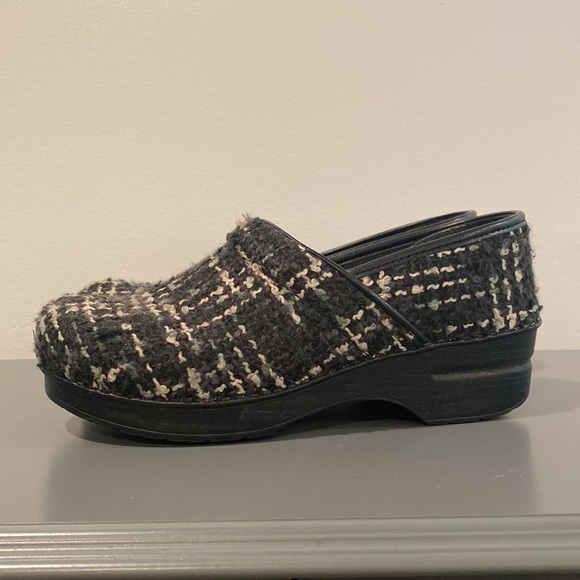 EUC Dansko clogs sz 40 - Picture 4 of 13